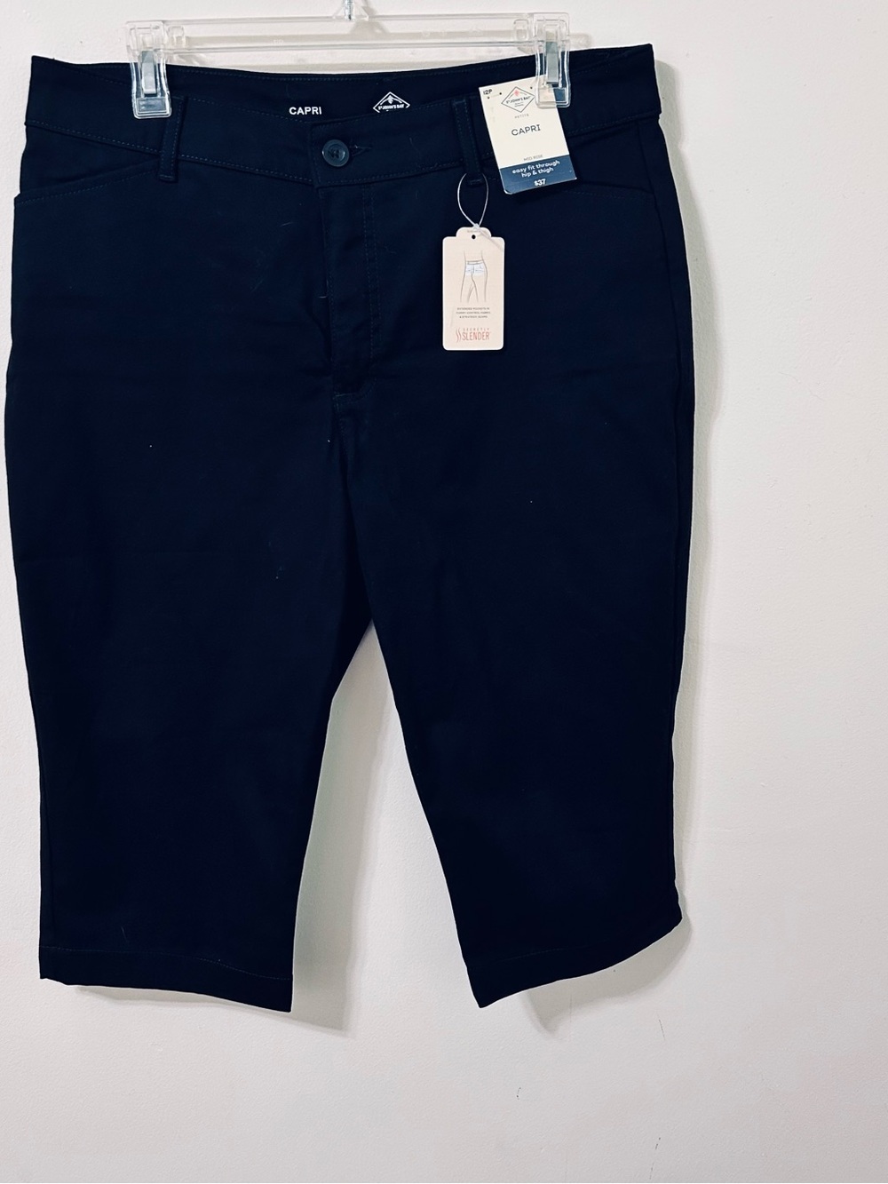 St. John's Bay Women’s MidRise Capri pants Seceretly Slender Black size 12P NWT